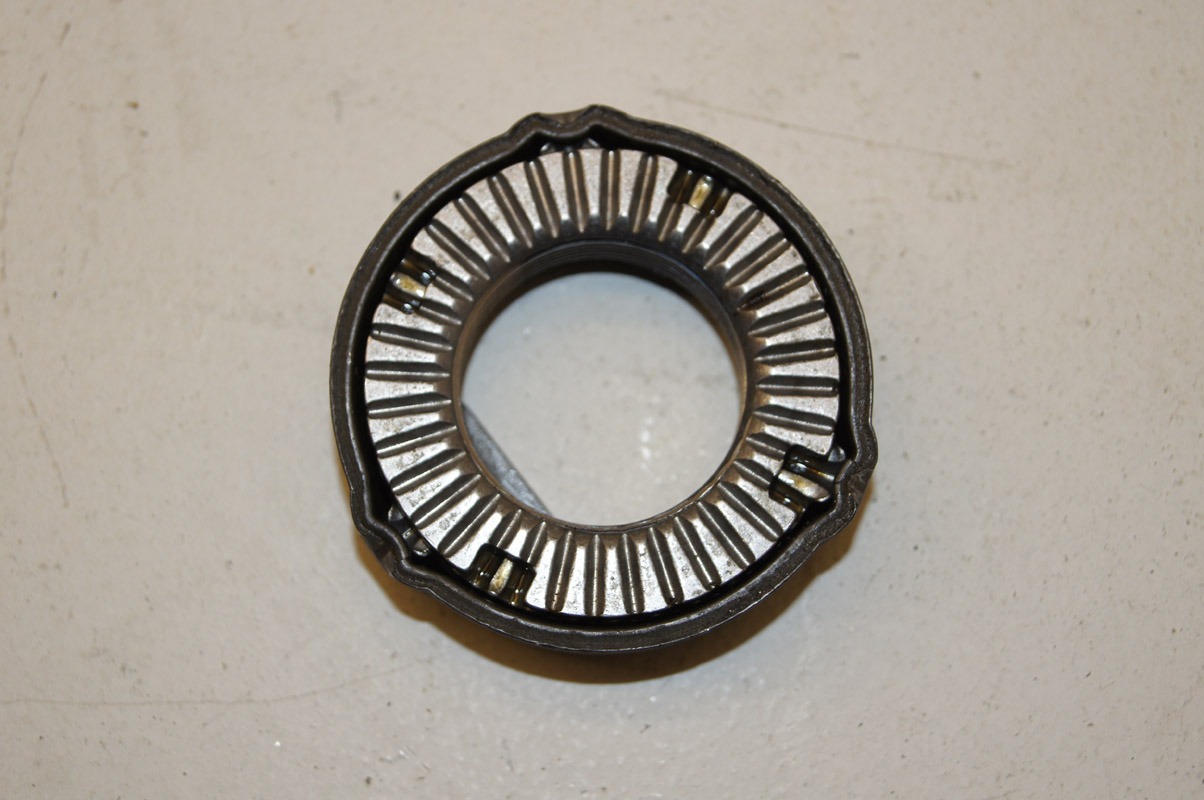 0709 GMC Topkick/Chevy Kodiak Steering Knuckle Nut 25805201 Factory