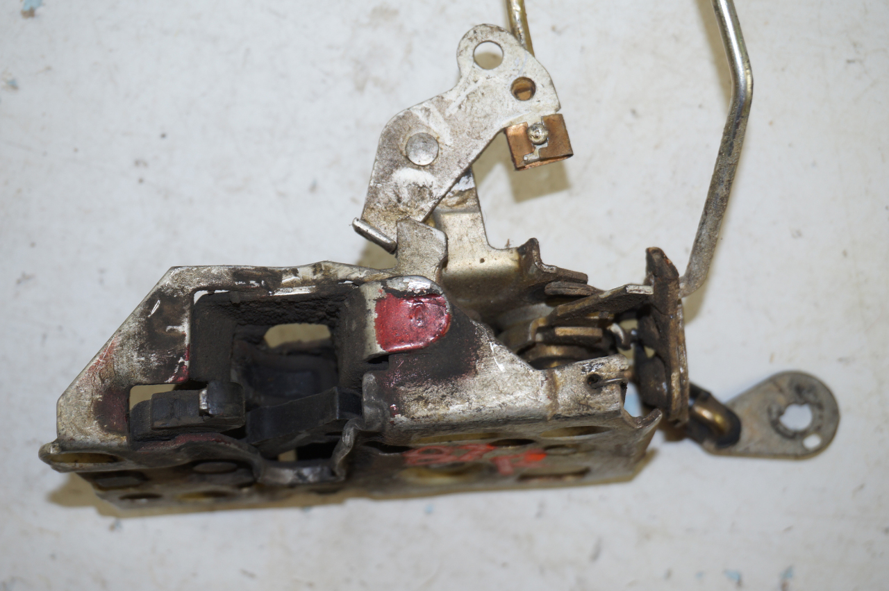 19841996 Chevy Corvette C4 Right RH Door Lock Latch Mechanism Used