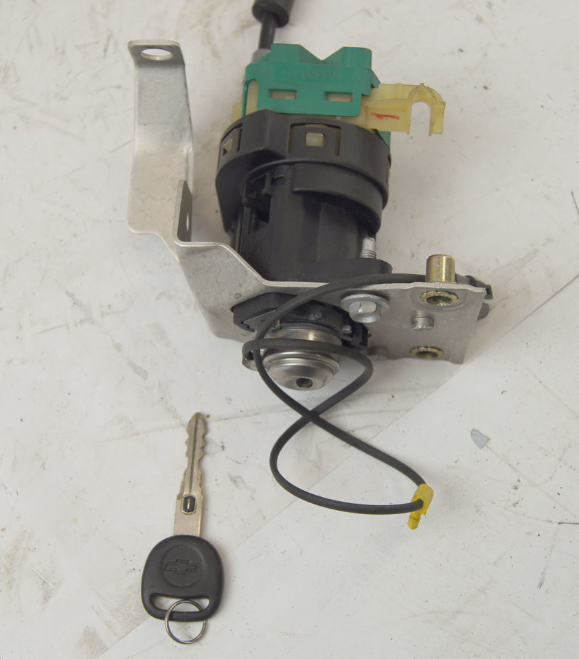 19972004 Chevy Corvette C5 Ignition Switch W/Key & Cable & Mount Used