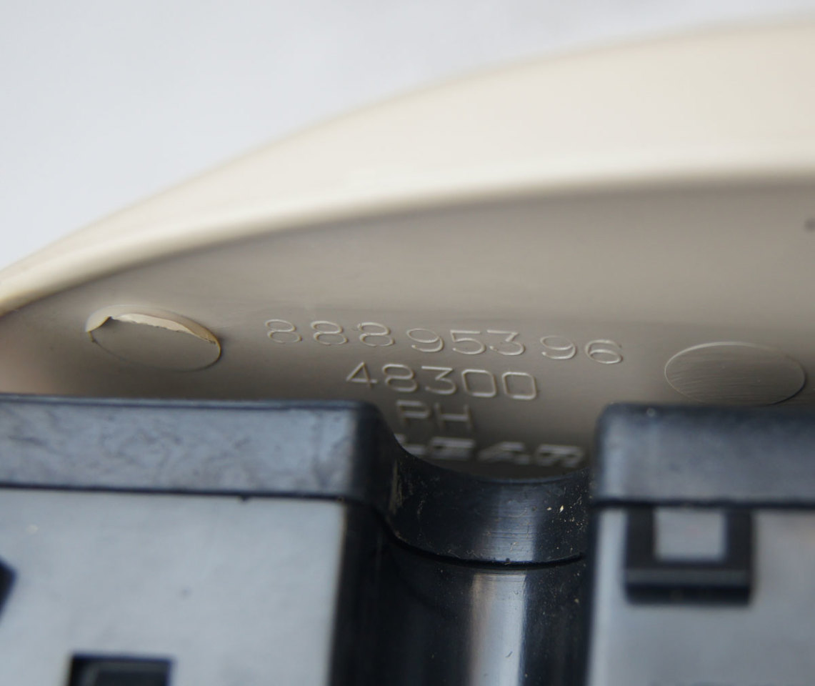 2003-2007 Cadillac CTS Front Right Power Seat Switch Tan Used 12450264