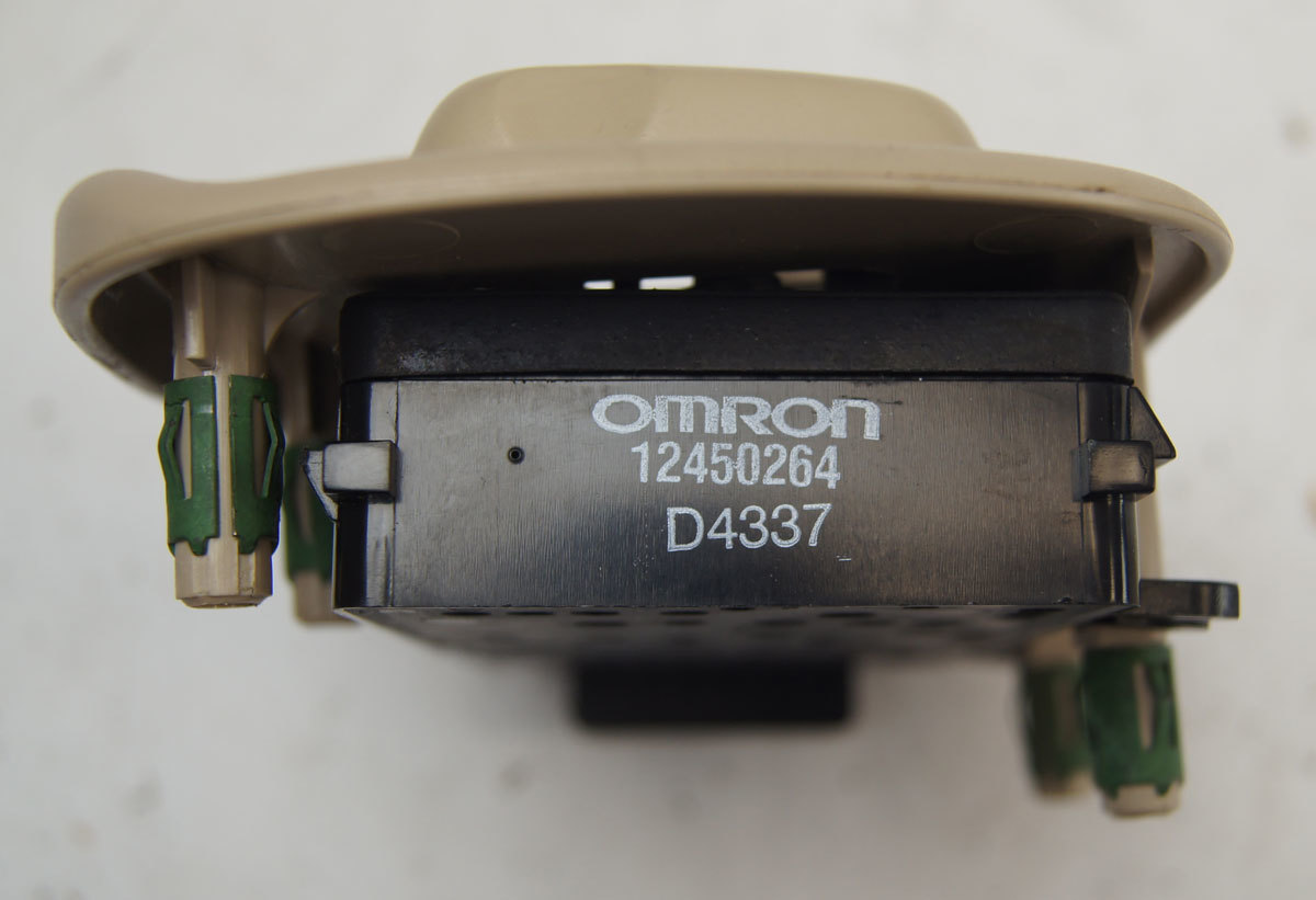 2003-2007 Cadillac CTS Front Right Power Seat Switch Tan Used 12450264