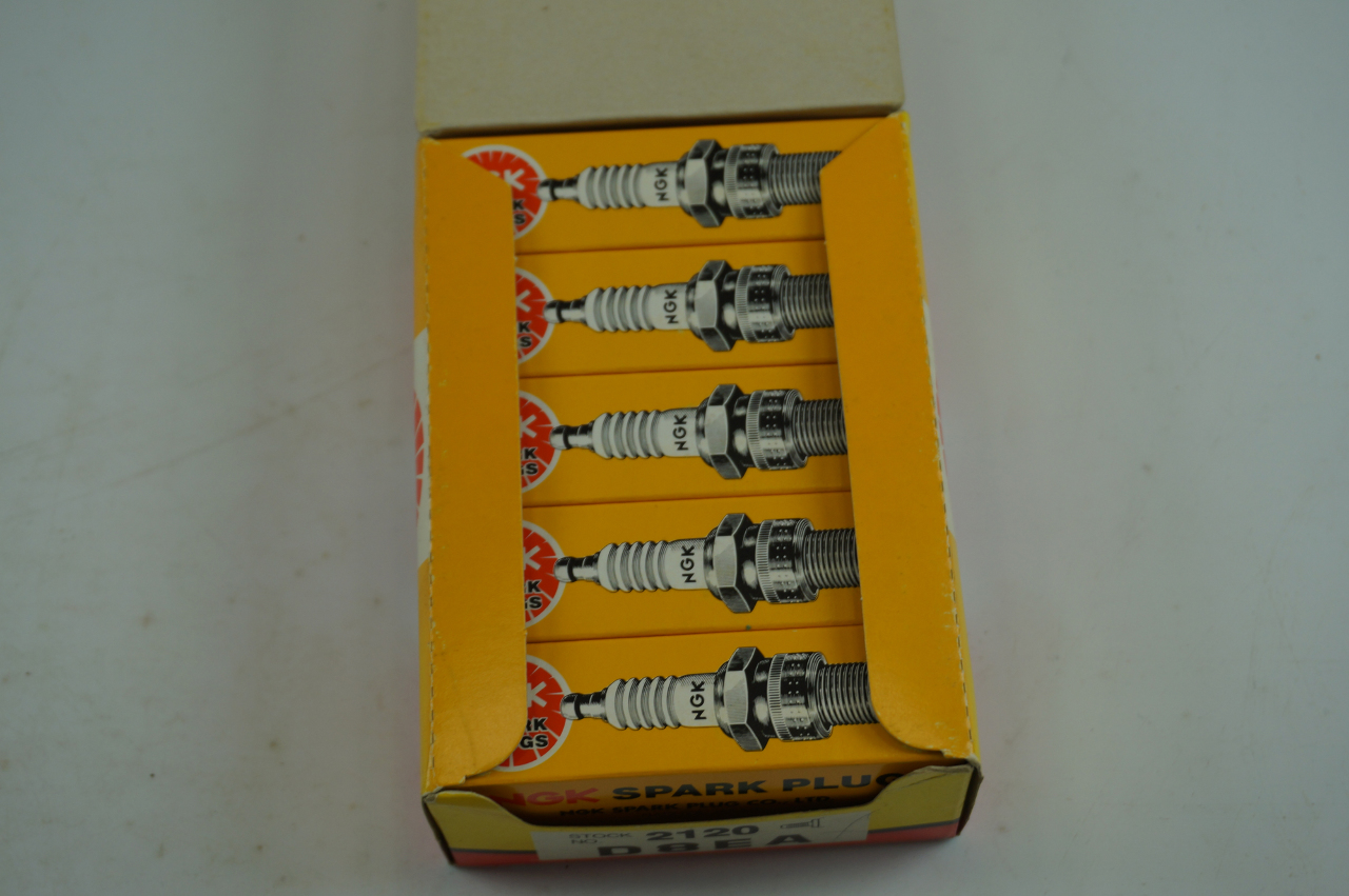 NGK V POWER D8EA SPARK PLUGS PACK OF 10 2120 NOS Factory OEM Parts