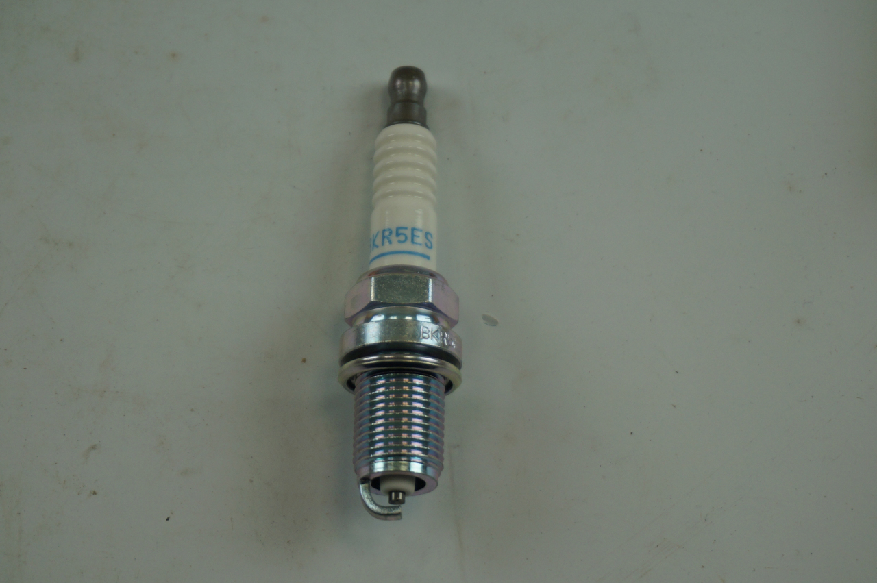 NGK V POWER BKR5ES SPARK PLUGS PACK OF 10 #2460 NOS | Factory OEM Parts