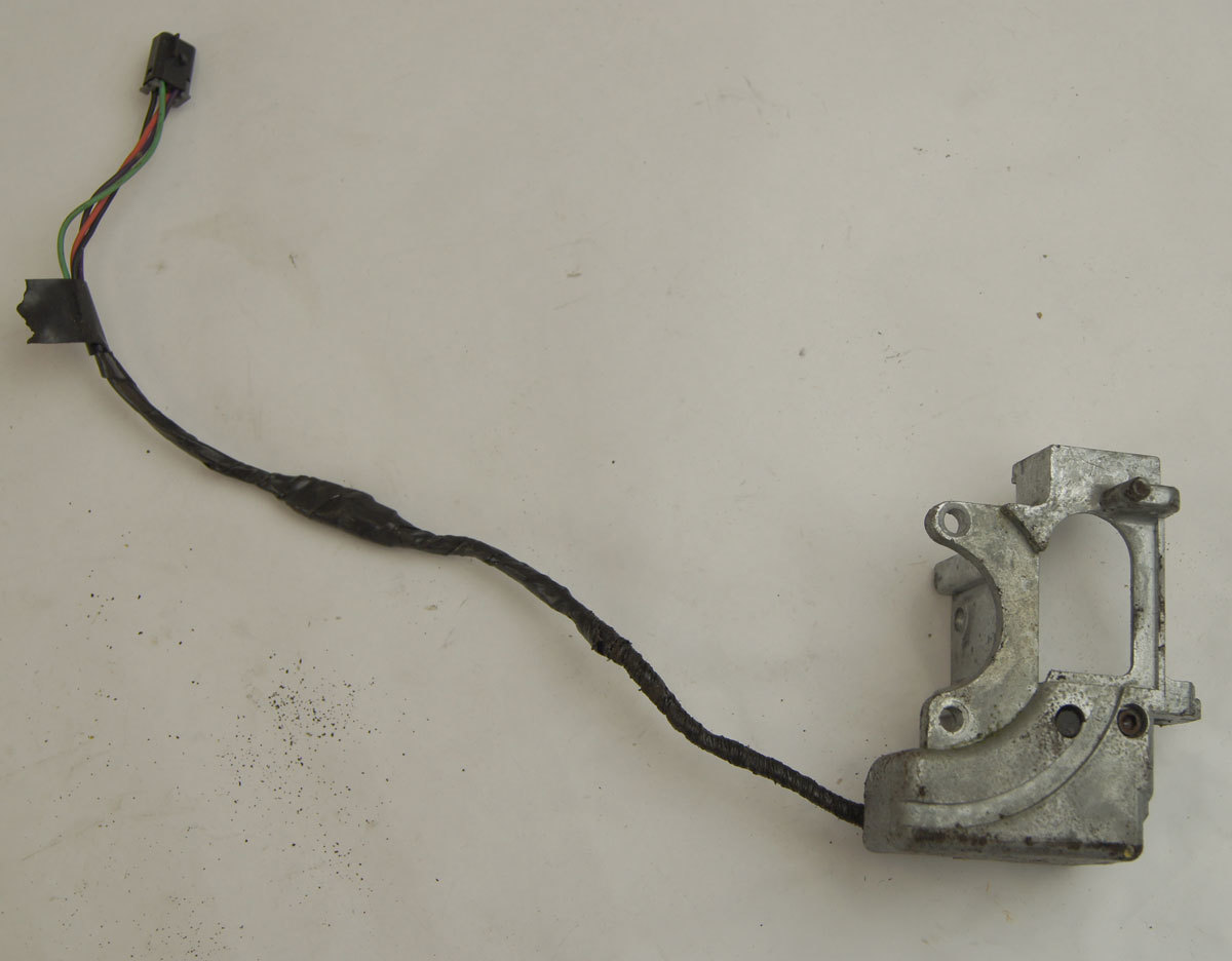 19972004 Chevy Corvette C5 Steering Wheel Column Lock Used 26089807