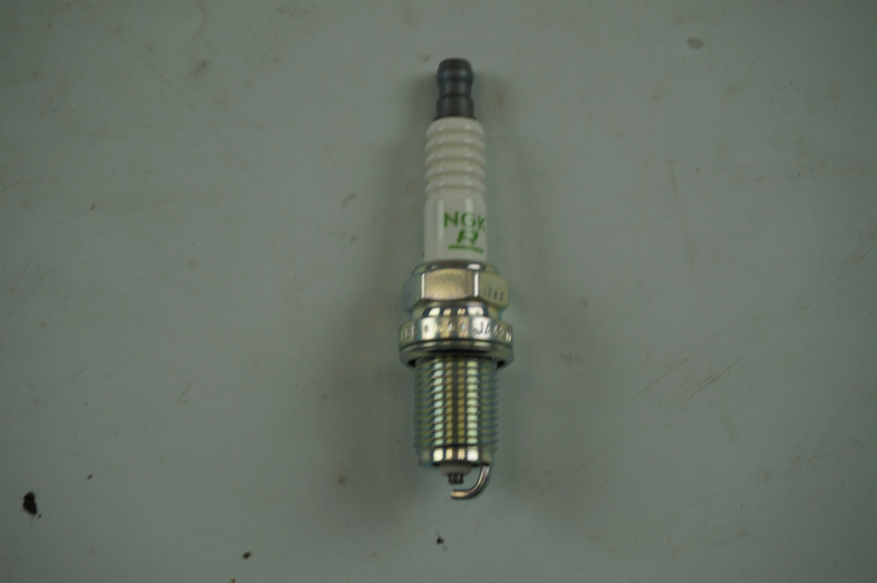 NGK V POWER BKR6E11 SPARK PLUGS PACK OF 4 2756 NOS Factory OEM Parts