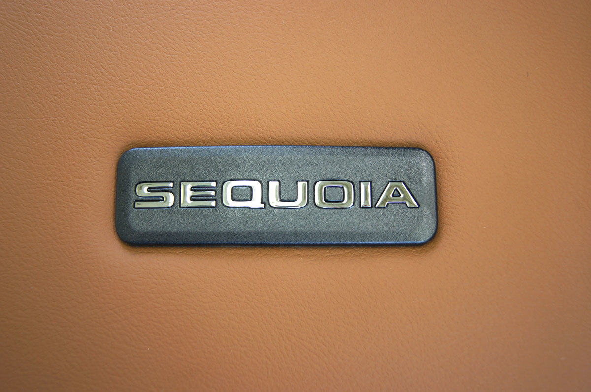 Leather Center Console Lid Cover For Toyota Sequoia 2008-2022 & Tundra 2007-2013 - Beige, Waterproof & Durable