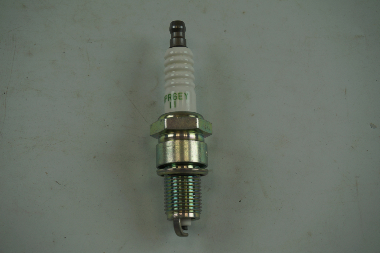 NGK V POWER BPR6EY-11 SPARK PLUGS PACK OF 4 #6261 NOS | Factory OEM Parts