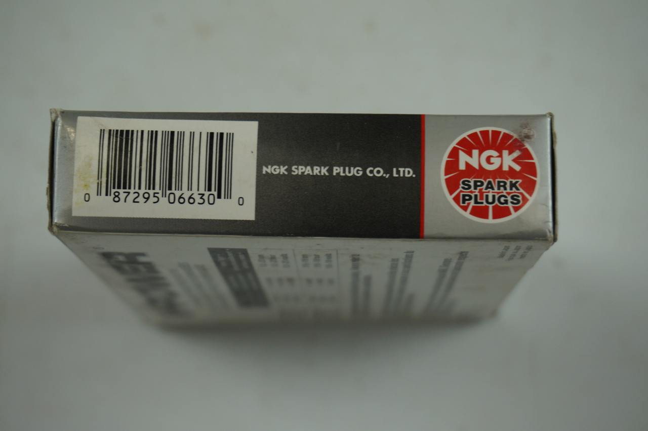 NGK V POWER UR4 SPARK PLUGS PACK OF 4 6630 NOS Factory OEM Parts