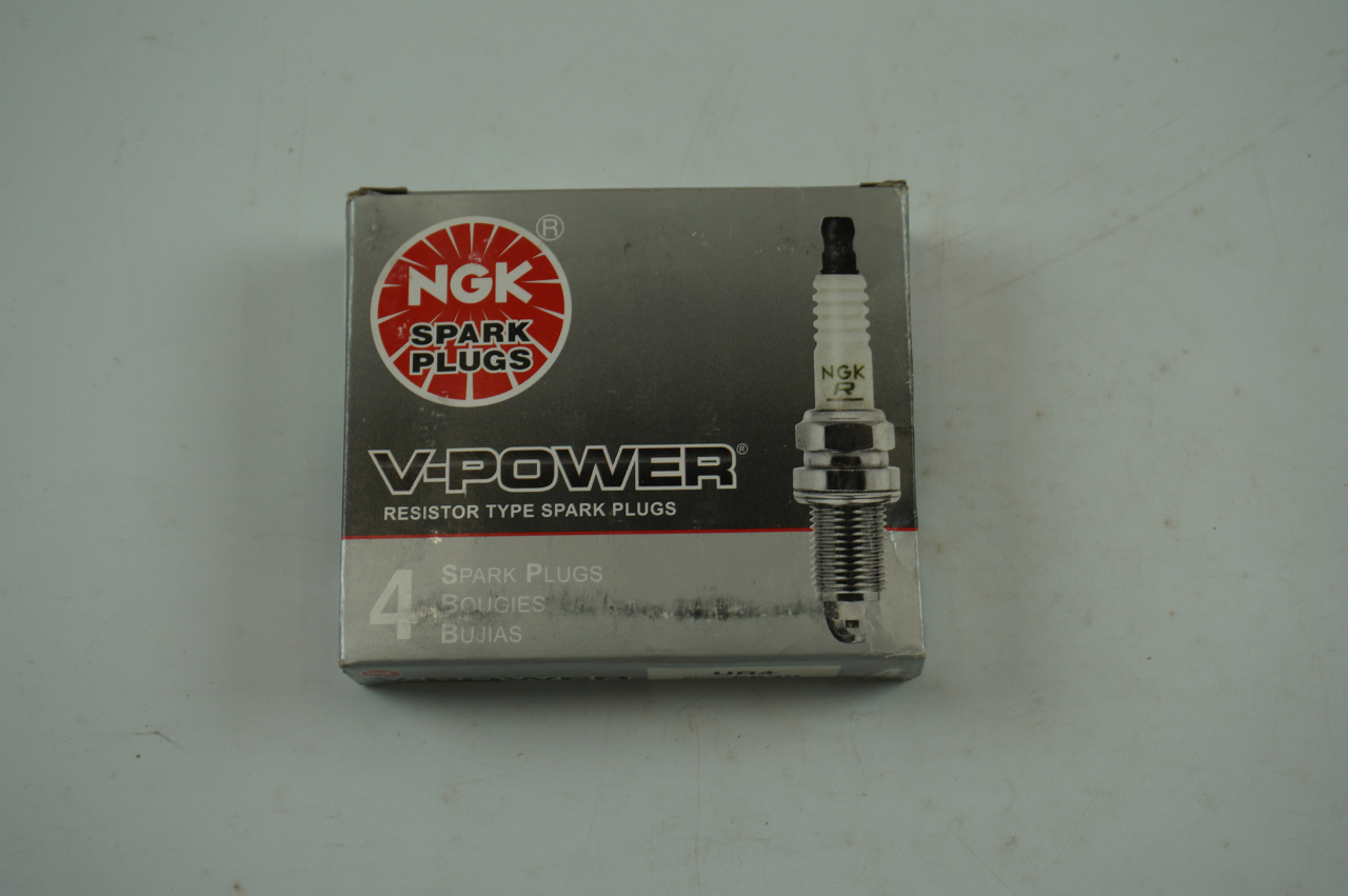 NGK V POWER UR4 SPARK PLUGS PACK OF 4 6630 NOS Factory OEM Parts