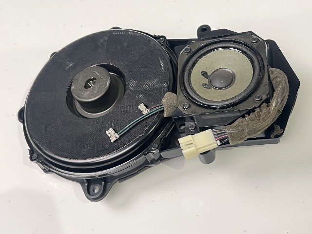 1997-2004 Chevy Corvette C5 Bose Front Door Speaker Bose Used LH or RH 10447355