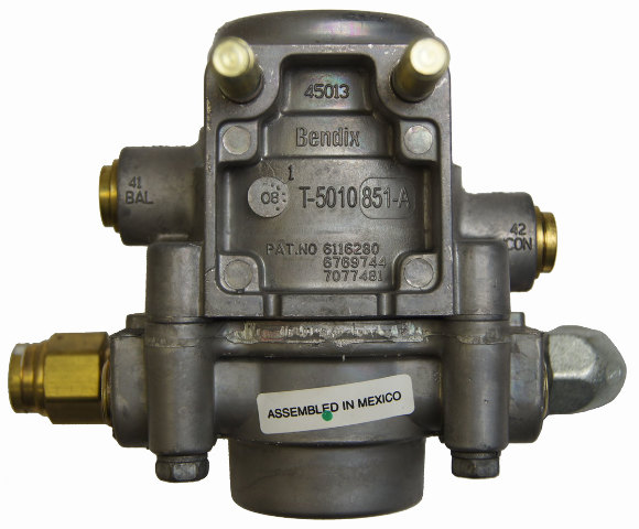 25910635-2008-2009-gmc-topkick