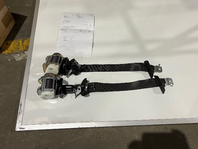 15 16 CHEVROLET SILVERADO SIERRA HD 2500/3500 COCOA SEAT BELT LH & RH FRONT OEM