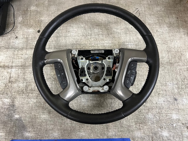 Chevrolet GMC Tahoe Yukon silverado Steering Wheel Black Ebony leather 07-14 oem